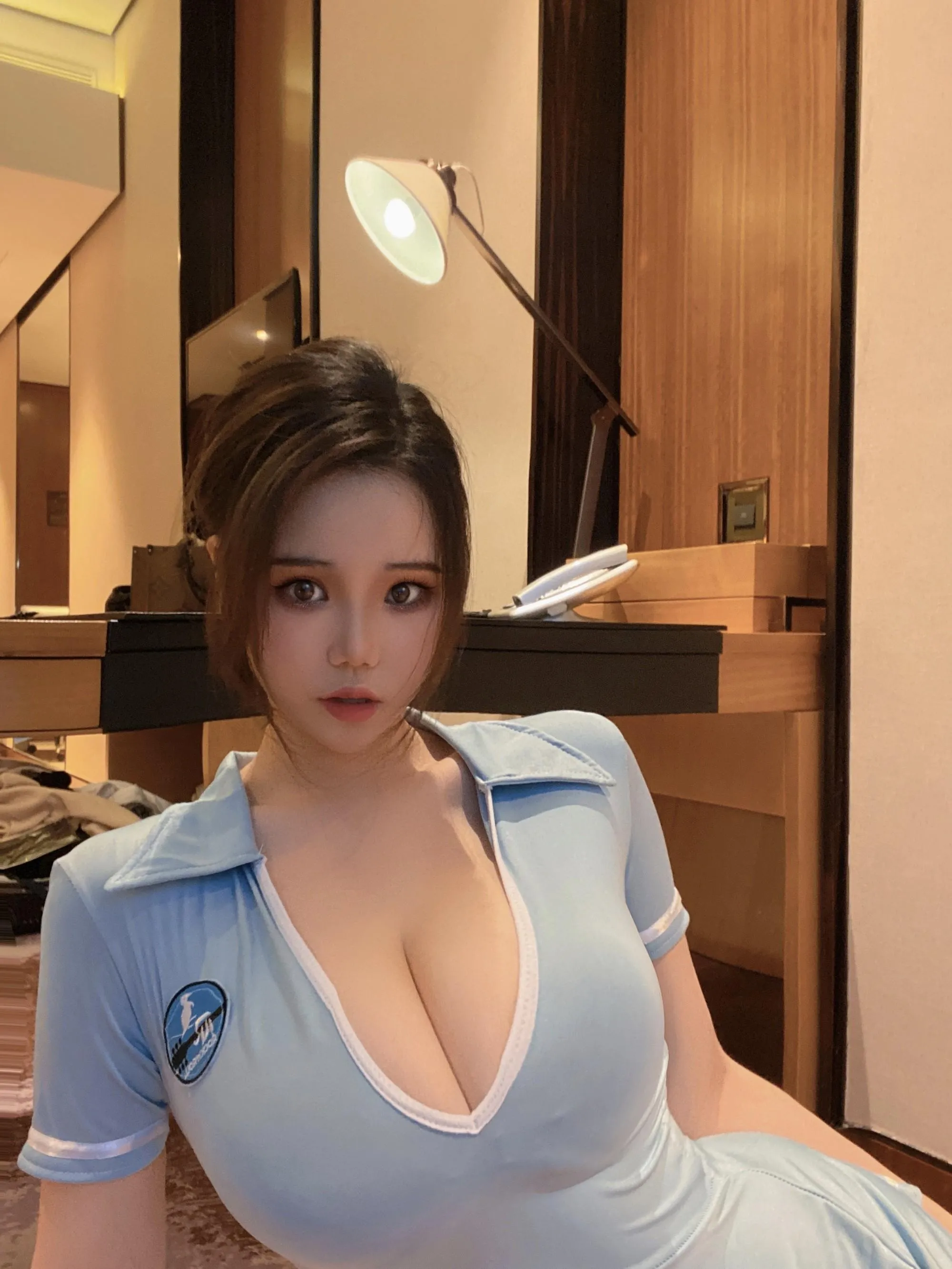 NO.040 安妮-yoo – 微密圈 蓝色低胸 [23P]插图2